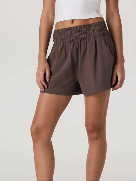 Vuori Pants - NWT Vuori Villa Shorts in Java